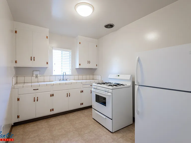 2422 Felt St — Photo 3