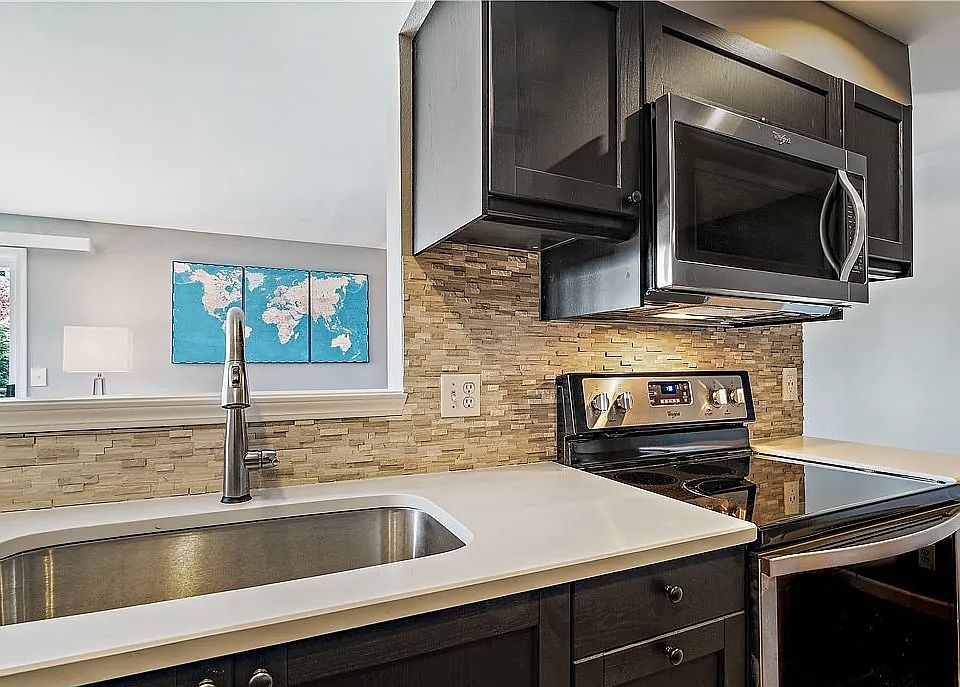 1st image of 3216 14th Ave W APT 104