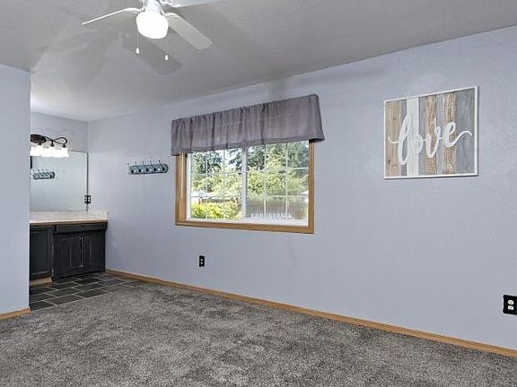 4th image of 90 E Sycamore Pl