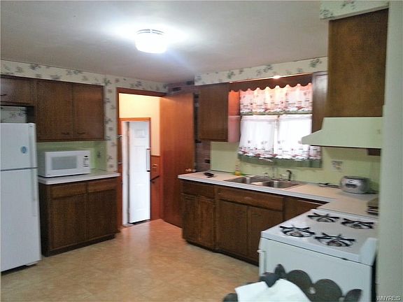 4th image of 183 Vern Ln