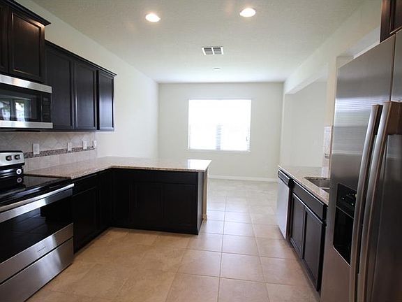 3rd image of 1523 Custer Bayou St