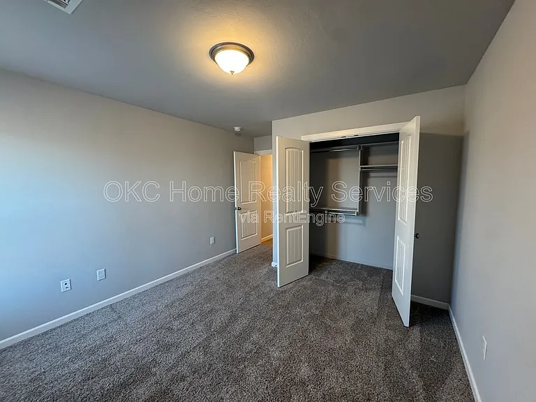 928 Dusky Valley Ln — Photo 6