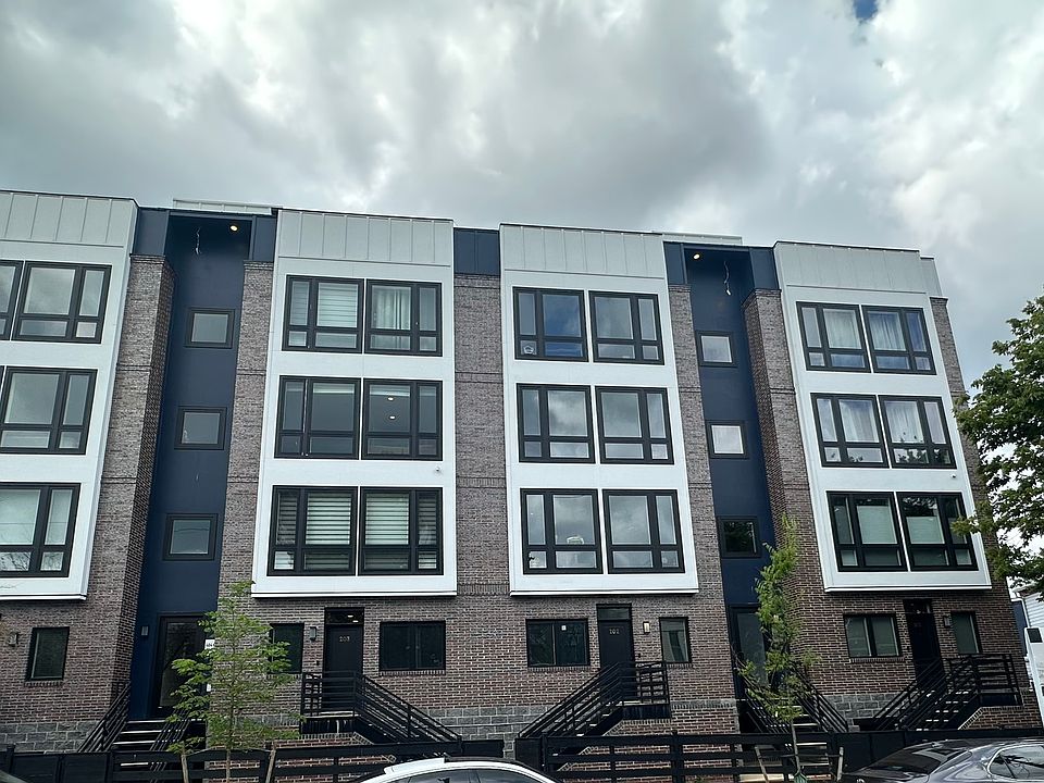 1st image of 2305 Nicholson St SE #203