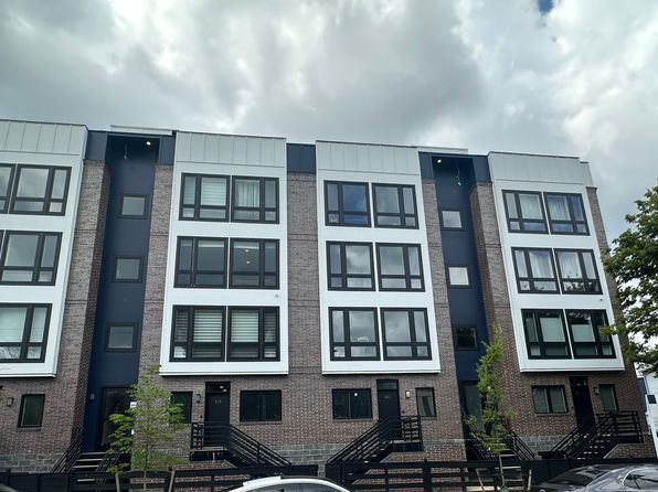 2305 Nicholson St SE #203
