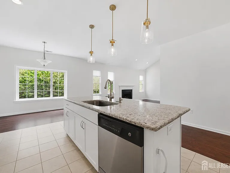 133 Savoth Ln — Photo 4