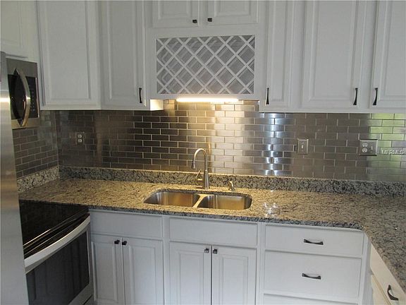 5th image of 1607 Camphor Dr
