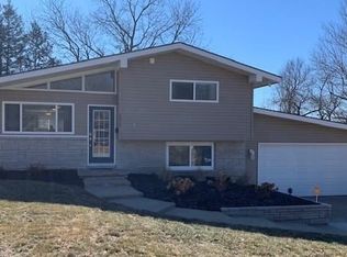 1814 Lovers Lane Hgts St, Saint Joseph, MO 64505