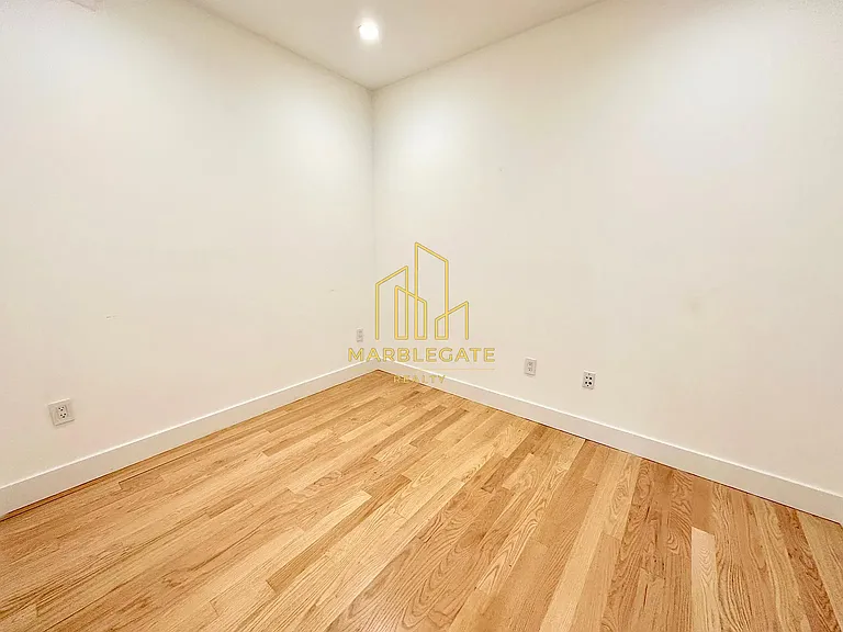323 Park Ave #11 — Photo 13