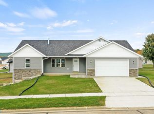 2131 Cambridge Ct, Reedsburg, WI 53959