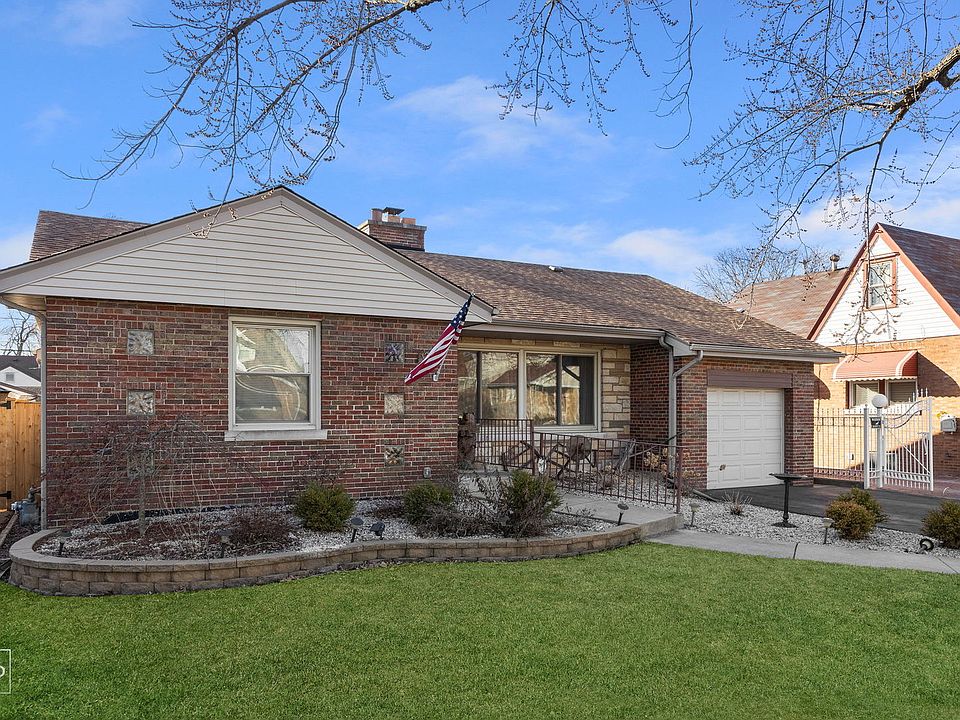 1st image of 12142 Artesian Ave