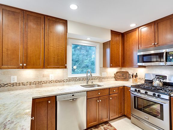 4th image of 5001 Dulce Ct