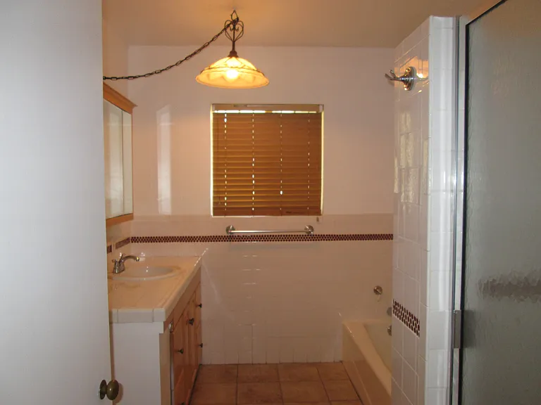 3032 N Inyo St — Photo 12
