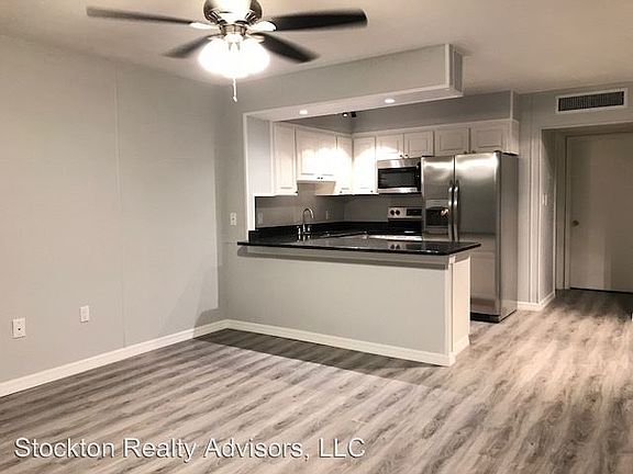 3rd image of 1860 Phillippi Shores Dr APT 10A