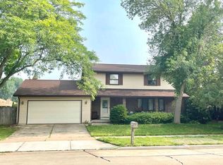 1624 W Cloverdale Dr, Appleton, WI 54914