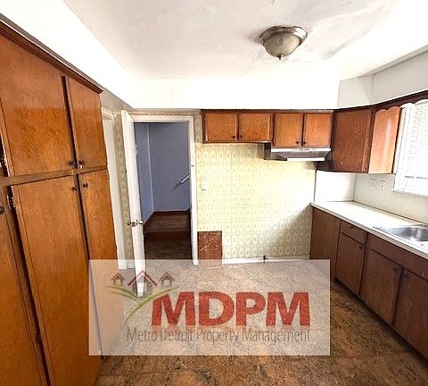 4th image of 14150 Fairmount Dr #1