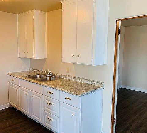 5th image of 3502 McKinley Ave #11