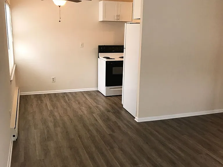 725 Wayzata Blvd E — Photo 11