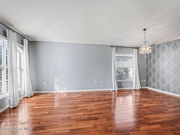 5th image of 641 Misty Creek Dr