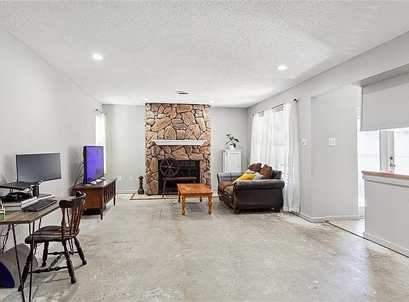 2nd image of 1500 W Esplanade Ave APT 37E