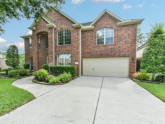 3rd image of 25993 Royal Emerald Ln