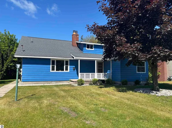 107 Adams St, East Tawas, MI 48730