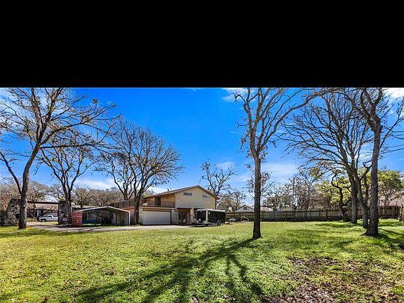 5th image of 10912 Shady Hollow Dr