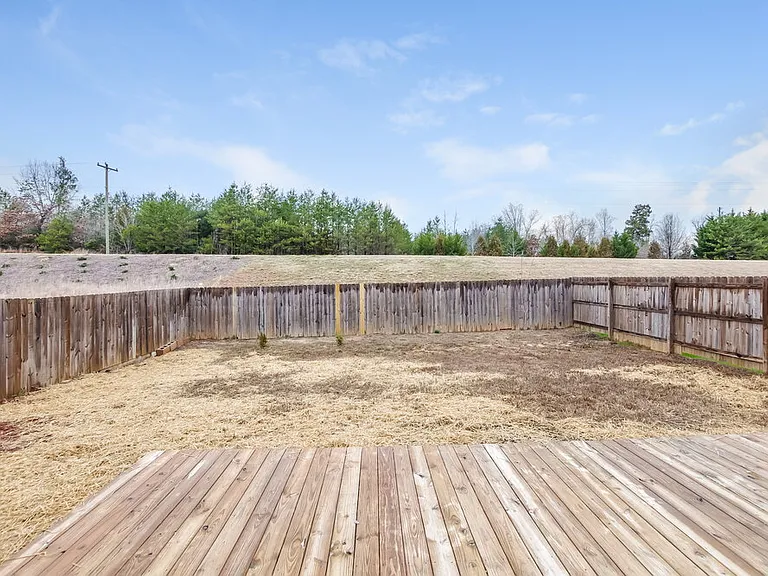 1954 Eastway Dr — Photo 16
