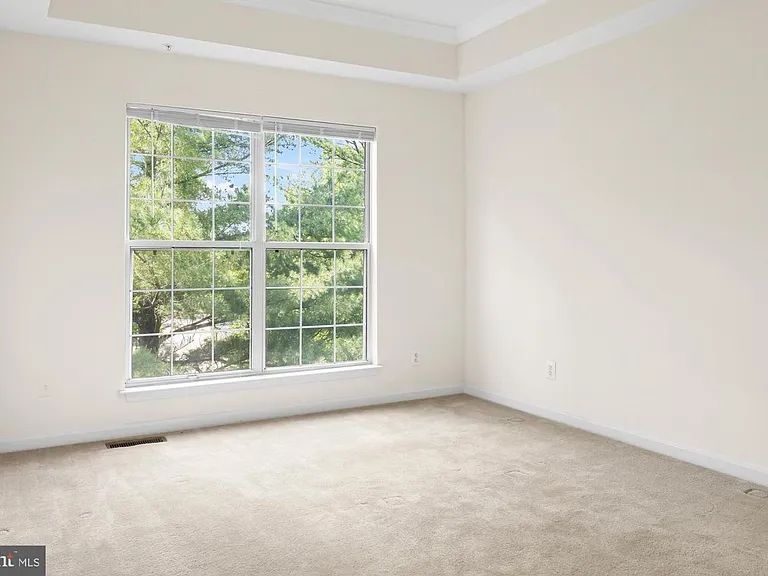 7014 Metropolitan Pl #302 — Photo 15