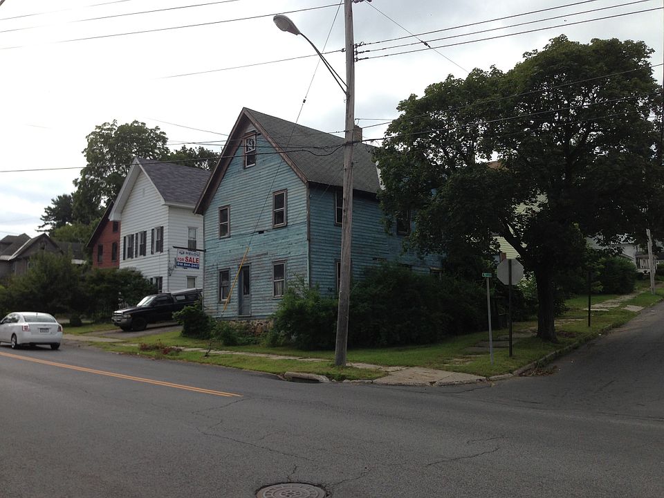 1st image of 144 E Fulton St