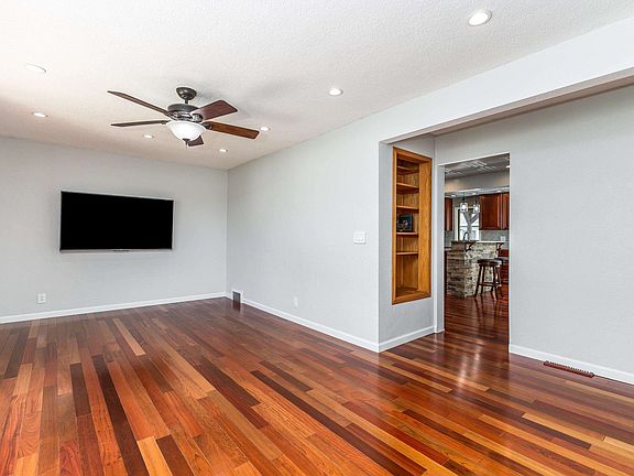 5th image of 230 Domi Ave