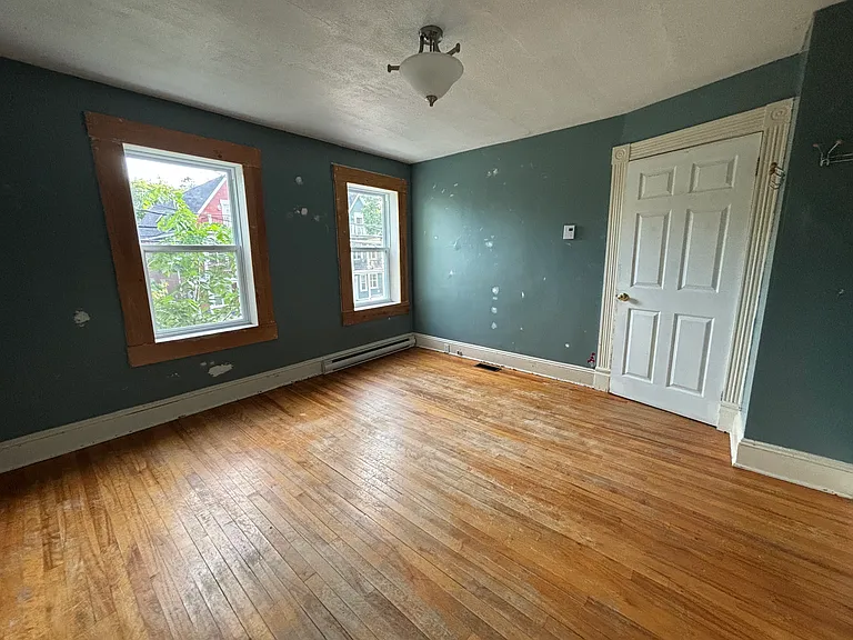 359 Charlotte St #A — Photo 9