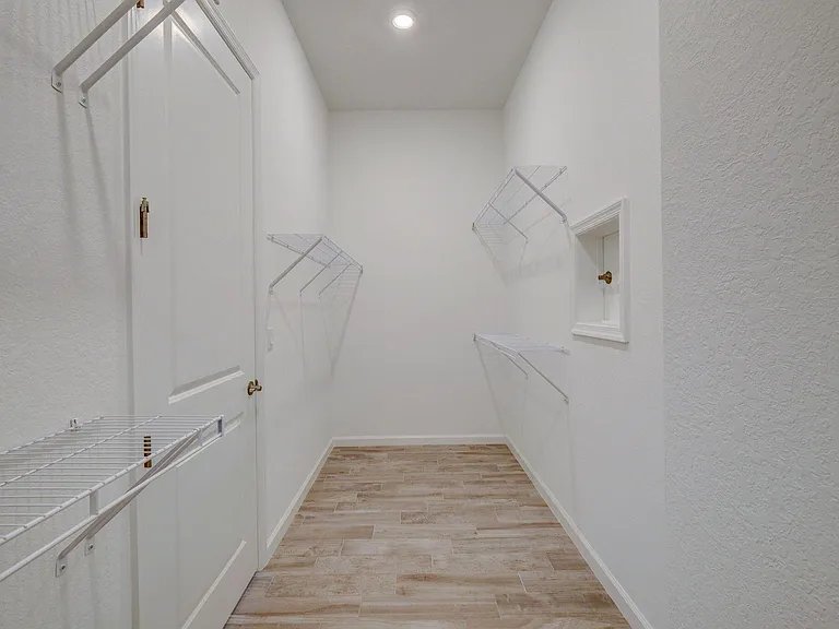 837 SE Courances Dr — Photo 36