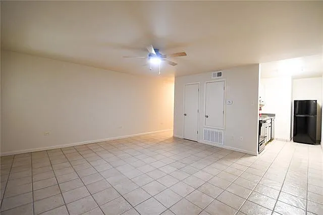 3107 Orris Ln — Photo 2