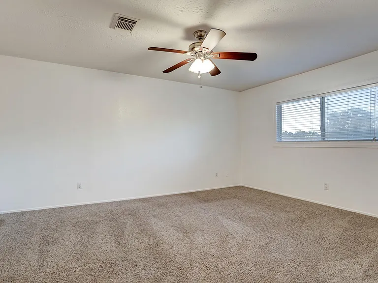 121 Misty Brook Ln — Photo 19