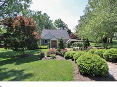 8 Dudie Dr, Newtown Square, PA, 19073