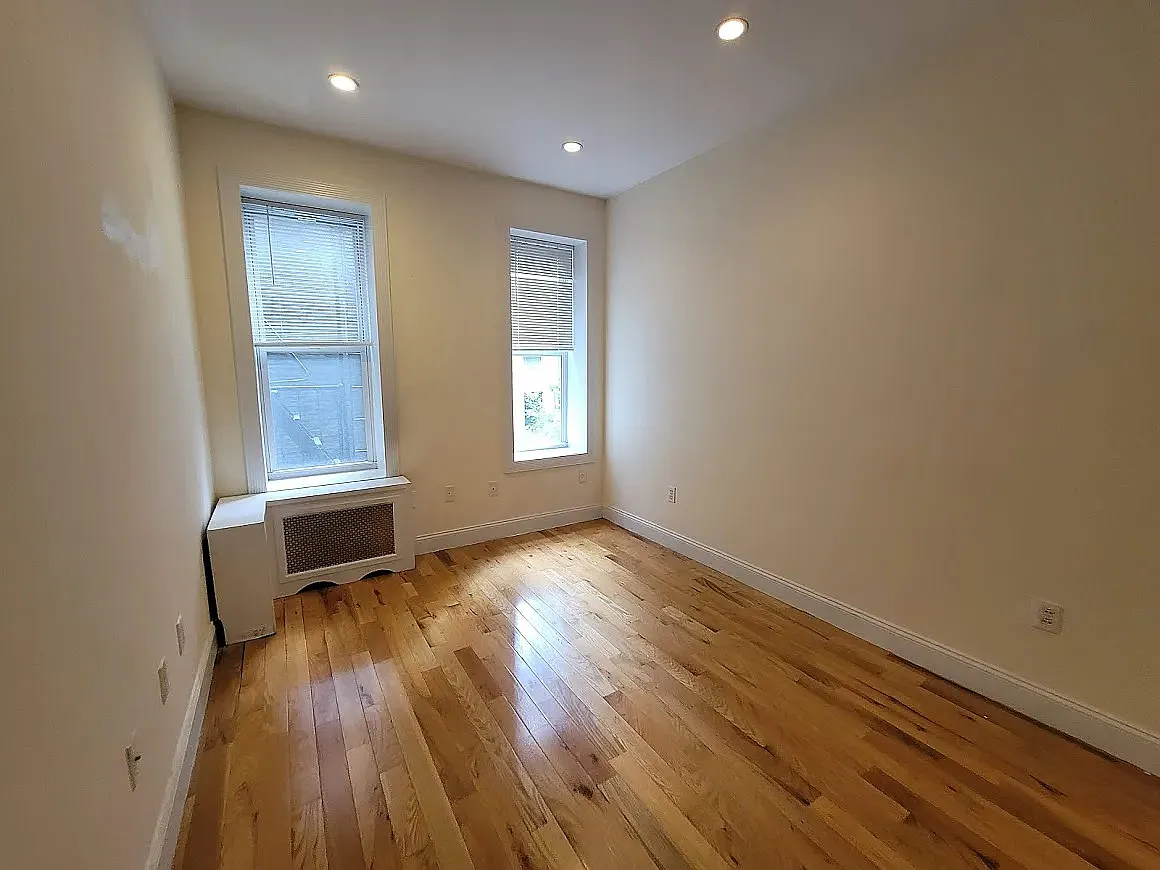 408 West 44th Street — Photo 4