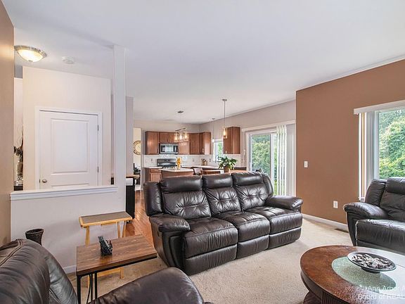 4th image of 6316 Sadie Ln #203