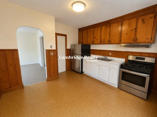 18 Mount Hood Rd #1T, Brighton, MA 02135
