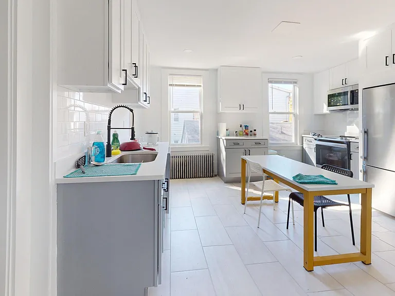 815 State St #3 — Photo 3