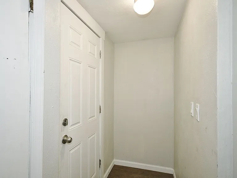 1103 Crosby St #2 — Photo 1