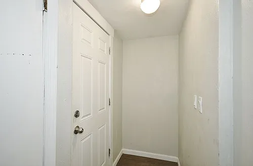 1103 Crosby St Photo 1