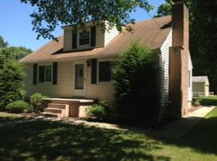 2011 Tony St, New Castle, PA 16101