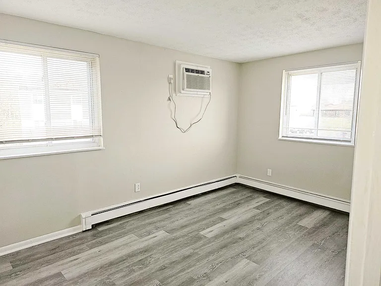Avery Apartments — Photo 6