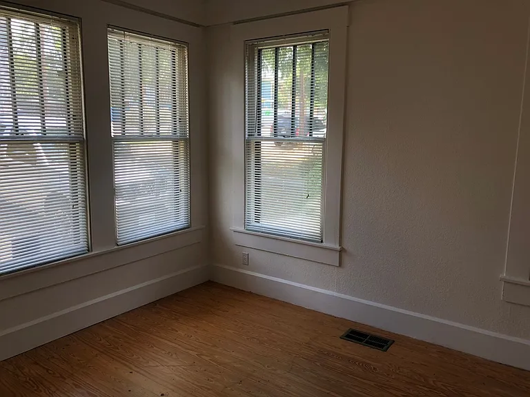 407 West 35th Street — Photo 11