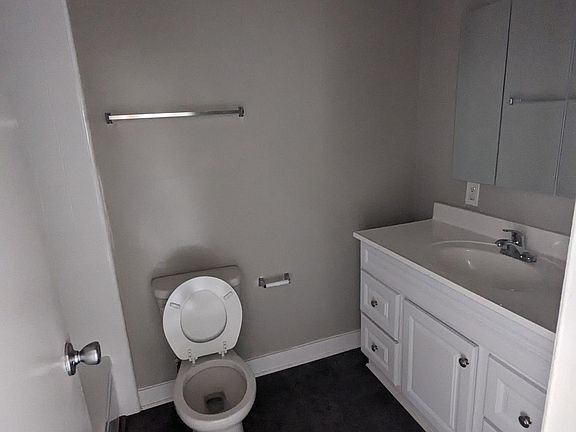 3rd image of 4550 Overland Ave APT 227