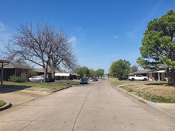 5th image of 2121 SW 61st Ter