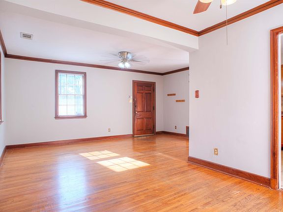 3rd image of 3182 N Waynoka Cir