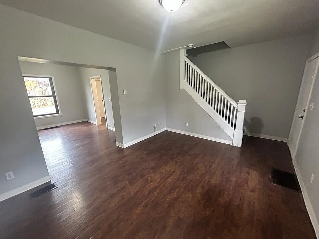 Building Photo - 1633 Shehy St