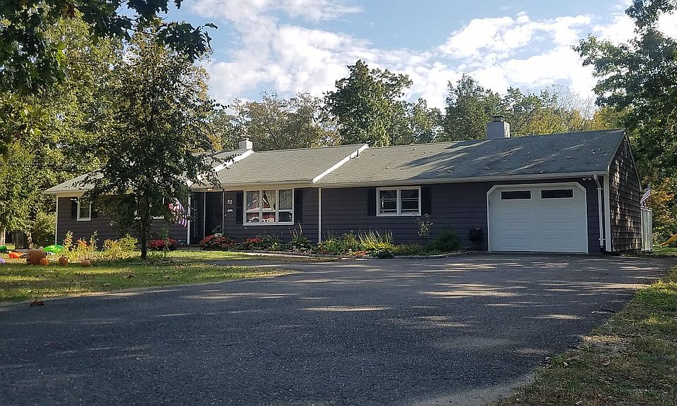 1st image of 52 Clayton Ave