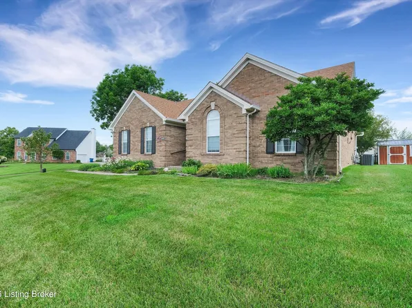 2005 Manning Pl, La Grange, KY 40031